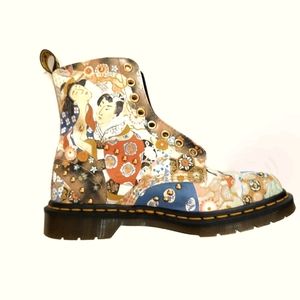 1460 PASCAL EASTERN ART DR. MARTENS SZ 8